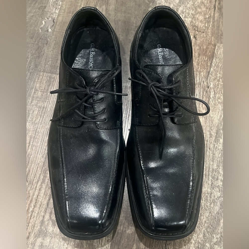 G.H. Bass & Co. Men's Classic Black Oxfords